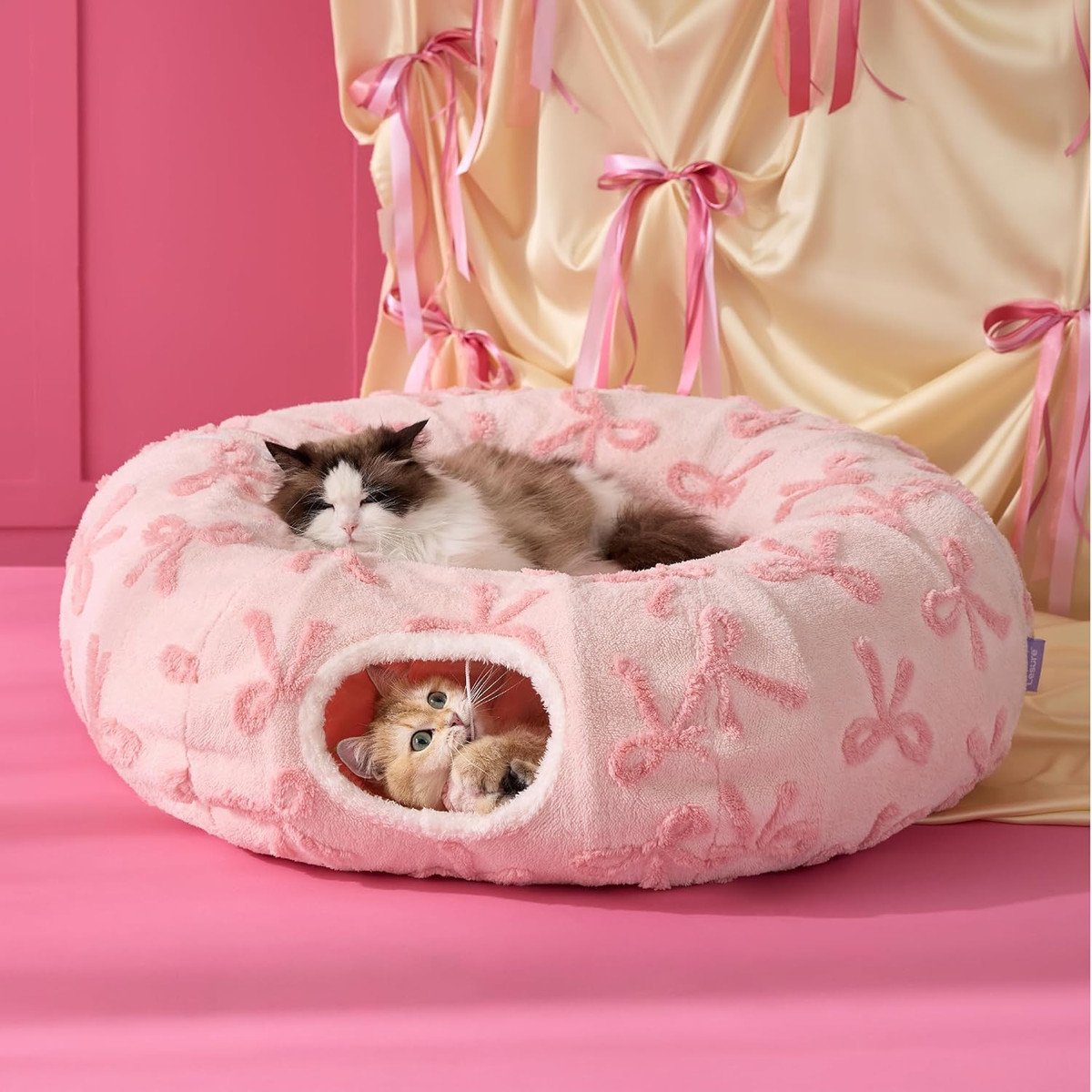 Cozy Cat Tunnel Bed (Christmas Edition)