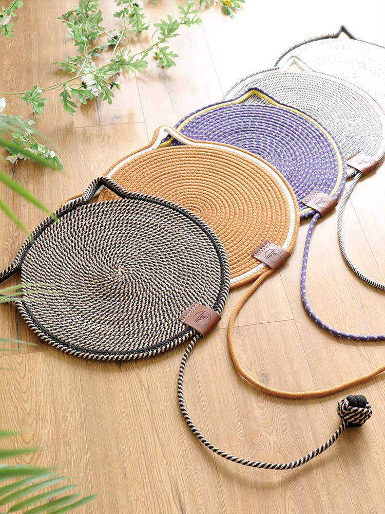 Ball integrated cat scratching mat YourCatGoodies