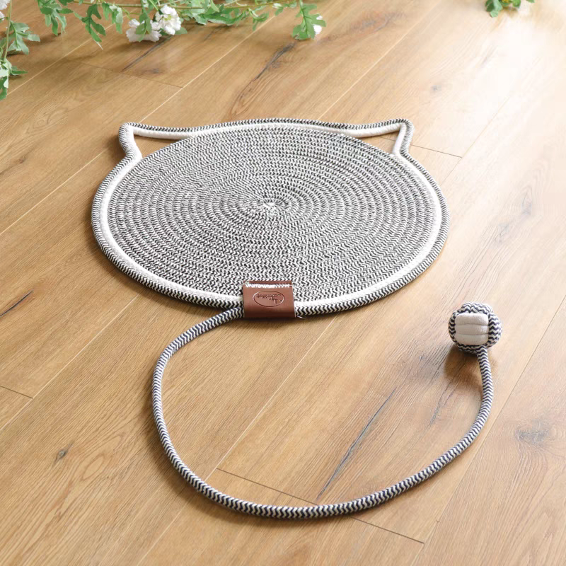 Ball integrated cat scratching mat YourCatGoodies