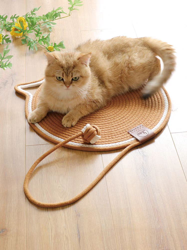 Ball integrated cat scratching mat YourCatGoodies